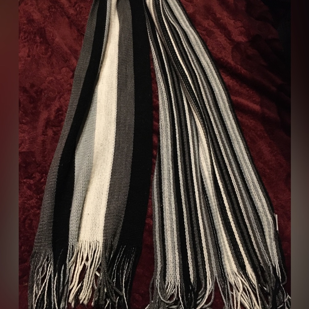 Reversible Scarf by echo ❄️☃️ Unisex - Picture 9 of 12